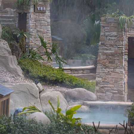 Howard Johnson Huashuiwan Hot Springs Resort Çengdu Dış mekan fotoğraf