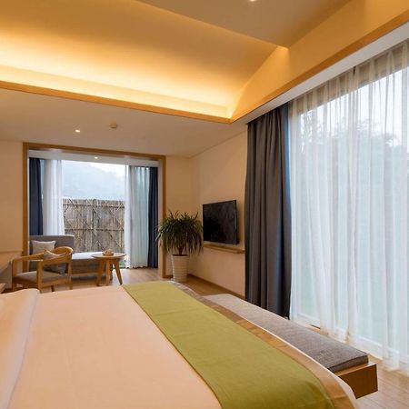 Howard Johnson Huashuiwan Hot Springs Resort Çengdu Dış mekan fotoğraf