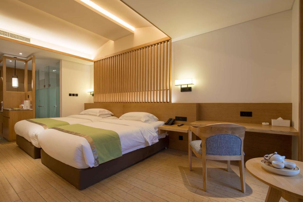 Howard Johnson Huashuiwan Hot Springs Resort Çengdu Dış mekan fotoğraf