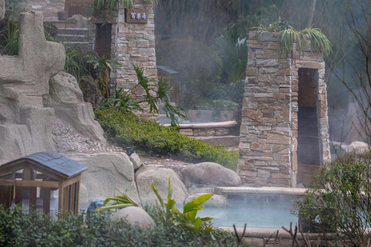 Howard Johnson Huashuiwan Hot Springs Resort Çengdu Dış mekan fotoğraf