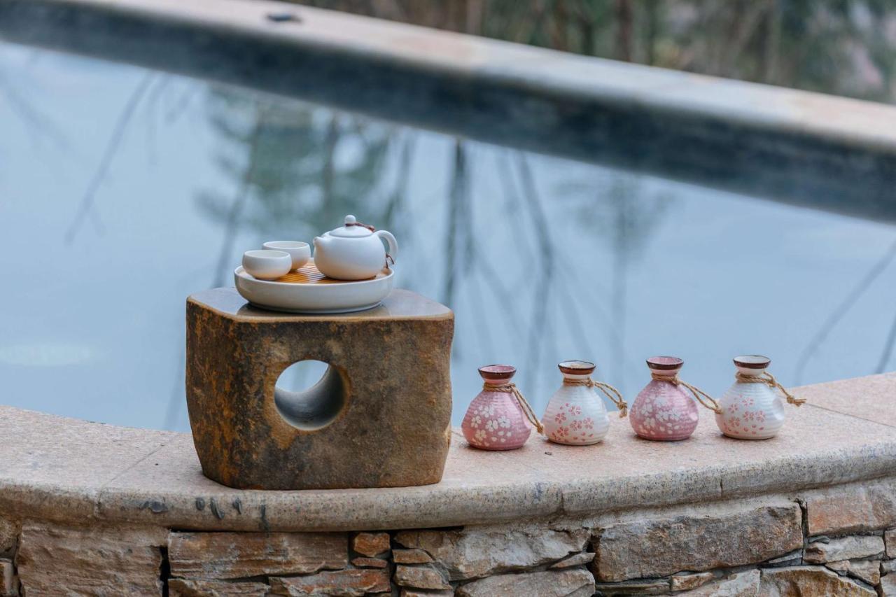 Howard Johnson Huashuiwan Hot Springs Resort Çengdu Dış mekan fotoğraf