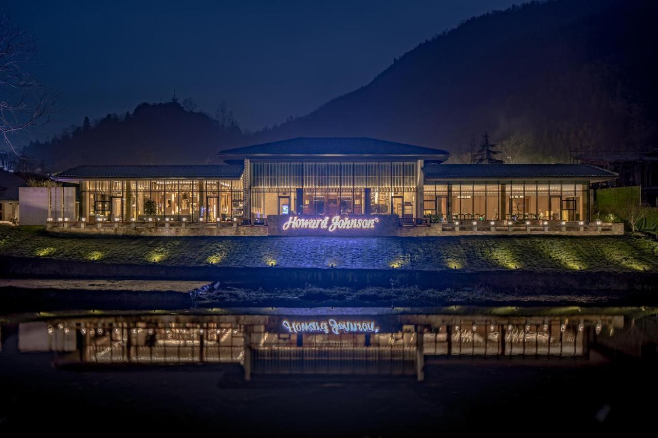 Howard Johnson Huashuiwan Hot Springs Resort Çengdu Dış mekan fotoğraf