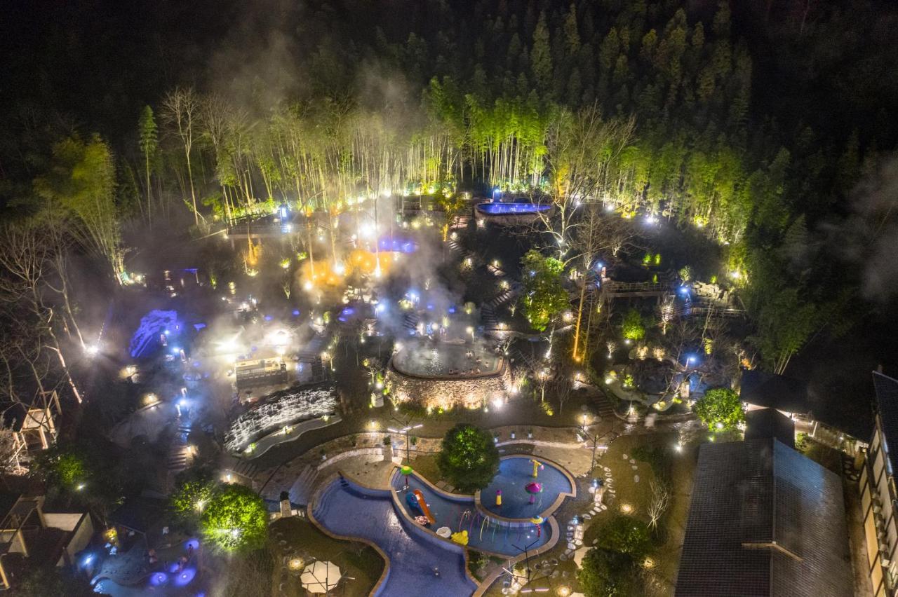 Howard Johnson Huashuiwan Hot Springs Resort Çengdu Dış mekan fotoğraf
