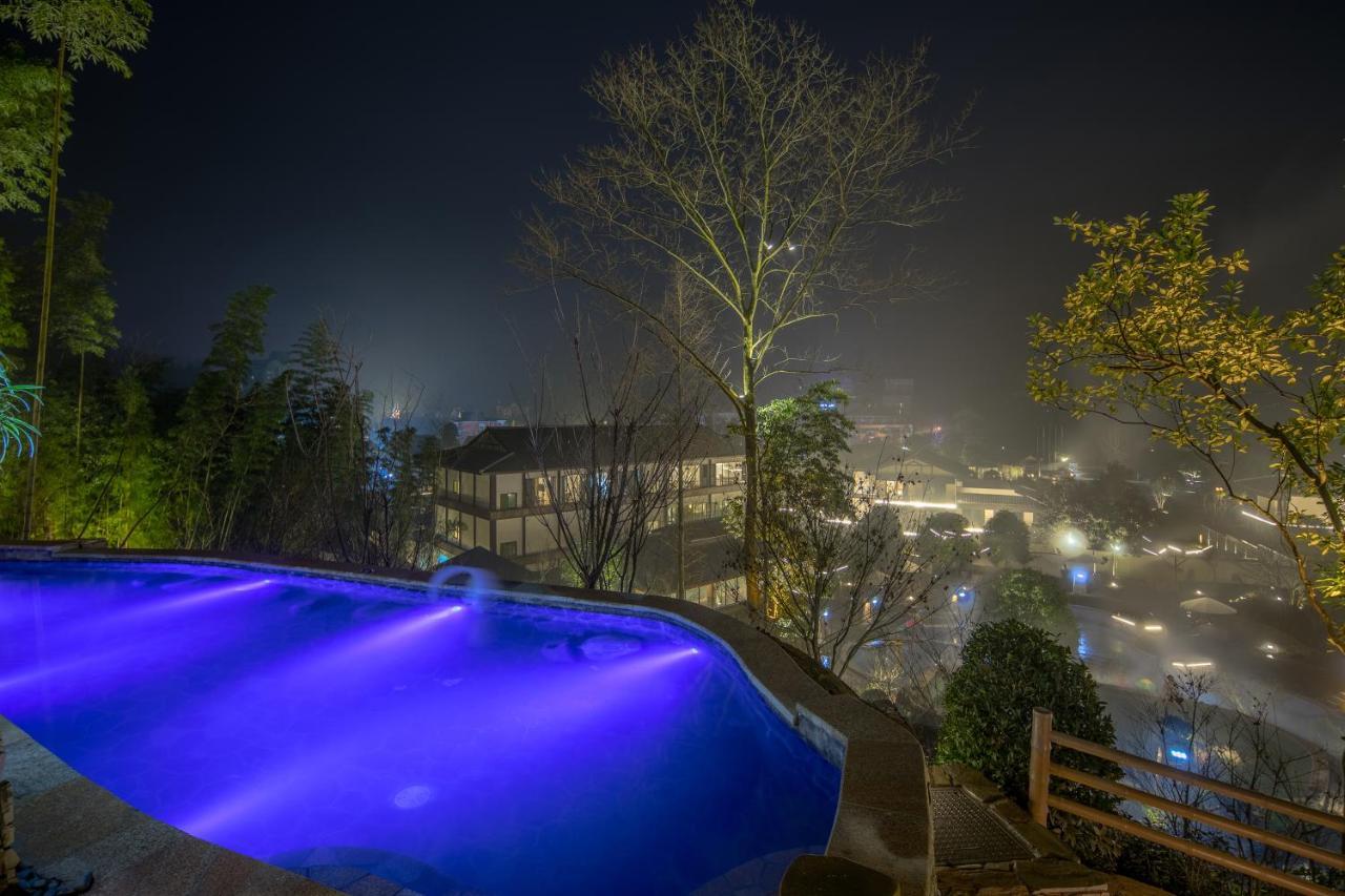Howard Johnson Huashuiwan Hot Springs Resort Çengdu Dış mekan fotoğraf