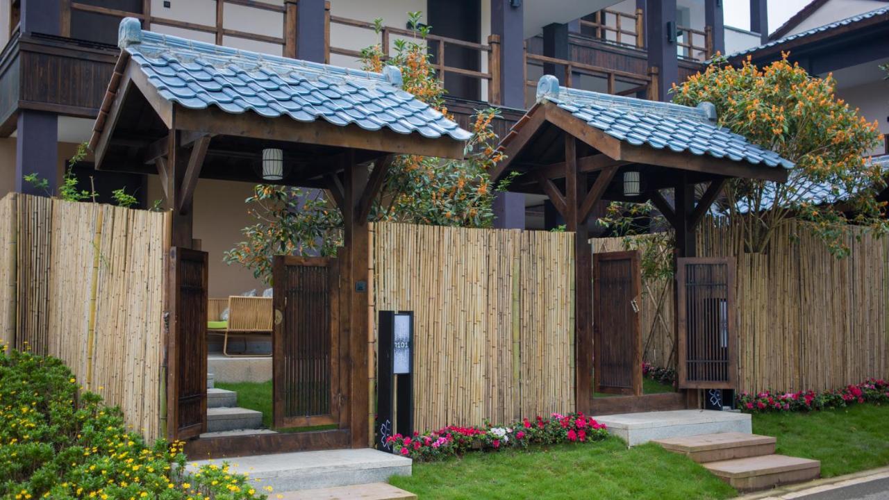 Howard Johnson Huashuiwan Hot Springs Resort Çengdu Dış mekan fotoğraf